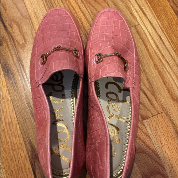 Sam Edelman Shoes - Sam Edelman Pink Croc-Embossed Loafers size 10